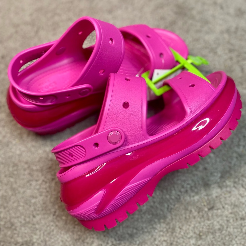 Crocs Megacrush sandal platforms Size 9 women’s